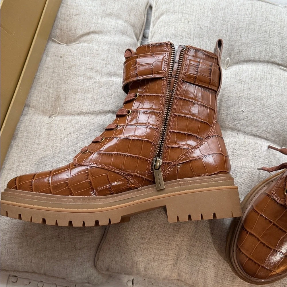 NIB Michael Kors STARK Chestnut Crocodile Embossed Leather Lace Up Combat Boots